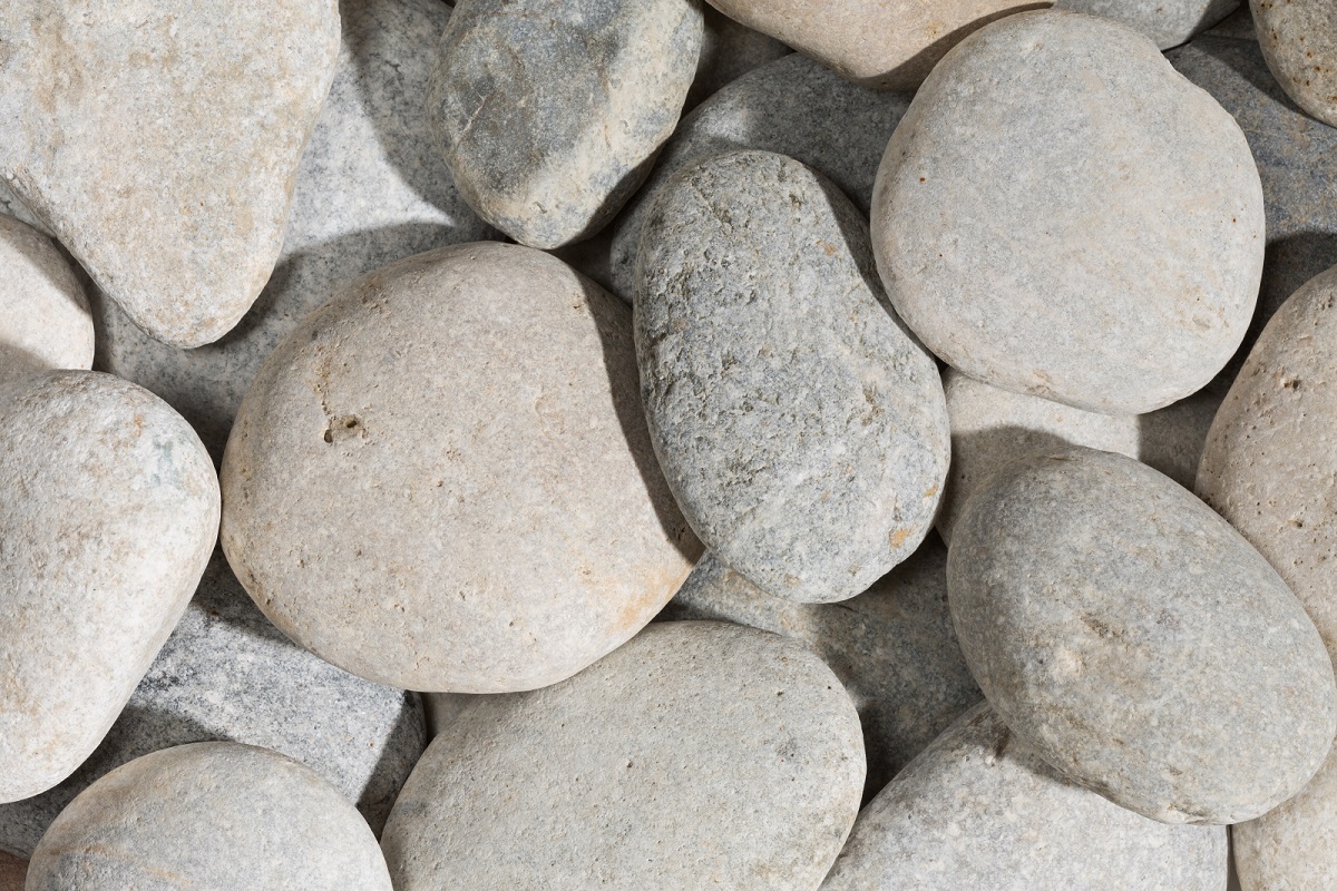 Beach Pebbles kopen, Flat Gray 50 tot 100 mm - detail product droog - Jatu.be grindwebshop